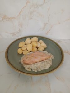 Aardappel met prei in bechamelsaus en kalkoenlapje